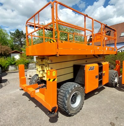 Scherenb&uuml;hne_JLG_430LRT