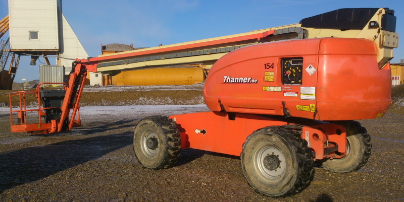 Gelenkteleskopb&uuml;hne_JLG_SJ660